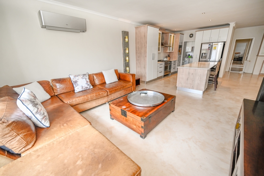 5 Bedroom Property for Sale in Vierlanden Western Cape